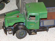 Plastic model of the Büssing 8000 truck built to a 1:24 scale - photo No. 2 - close-up