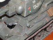 Plastic model of the Soviet T-34/76 Model 1943 tank - photo No. 4 - close-up