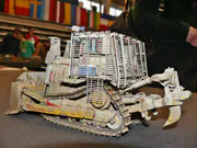1:35 scale plastic model of the Caterpillar D9R Doobi armored bulldozer - photo No. 5 - side view