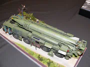 Plastic model of the Scud B self-propelled missile launcher carrying a missile - photo No. 3 - side view