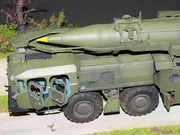 Plastic model of the Scud B self-propelled missile launcher carrying a missile - photo No. 8 - close-up
