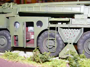 Plastic model of the Scud B self-propelled missile launcher carrying a missile - photo No. 10 - close-up