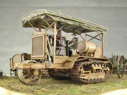 Plastic models of the military omnibus and the Holt 75 tractor in a diorama - photo No. 7 - close-up