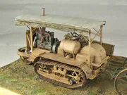 Plastic models of the military omnibus and the Holt 75 tractor in a diorama - photo No. 8 - close-up