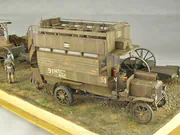 Plastic models of the military omnibus and the Holt 75 tractor in a diorama - photo No. 9 - close-up