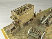 Plastic models of the military omnibus and the Holt 75 tractor in a diorama - photo No. 10 - close-up