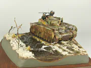 German Panzer IV Ausf. J medium tank plastic model built in a 1:35 scale WWII diorama - photo No. 6 - side view